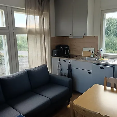 Ilmastoitu Nelostien Varrella Huoneisto *