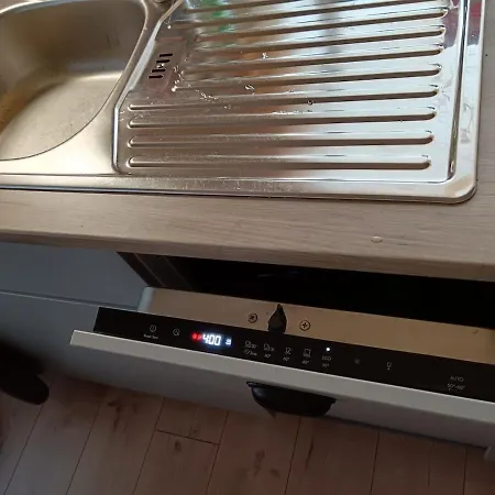 Ilmastoitu Nelostien Varrella Huoneisto *