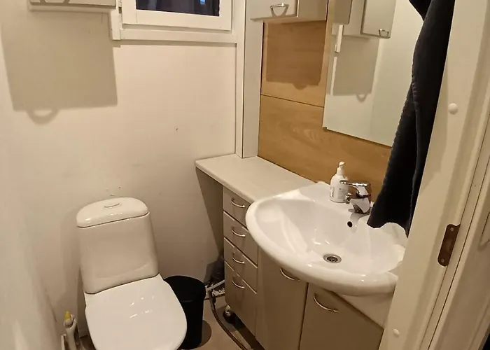 Ilmastoitu Moekki Nelostien Varrella *